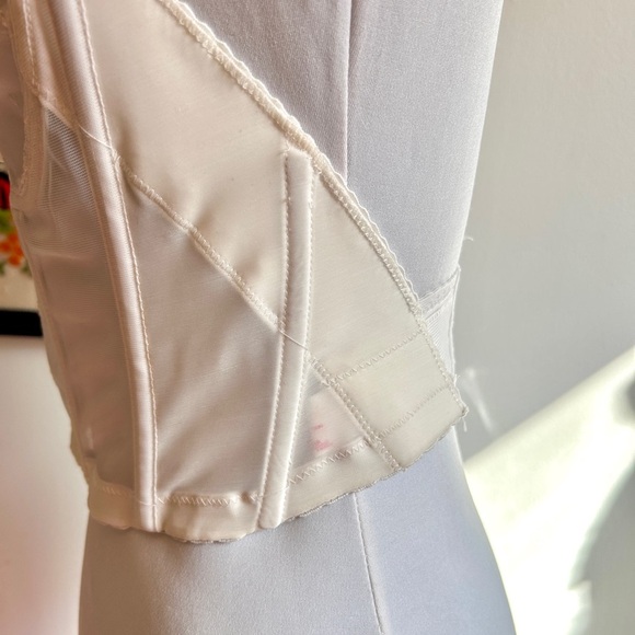 Vintage 1980s Lady Marlene White Floral Embroidered Lace Bustier 34C /Waist 26 - Picture 4 of 8